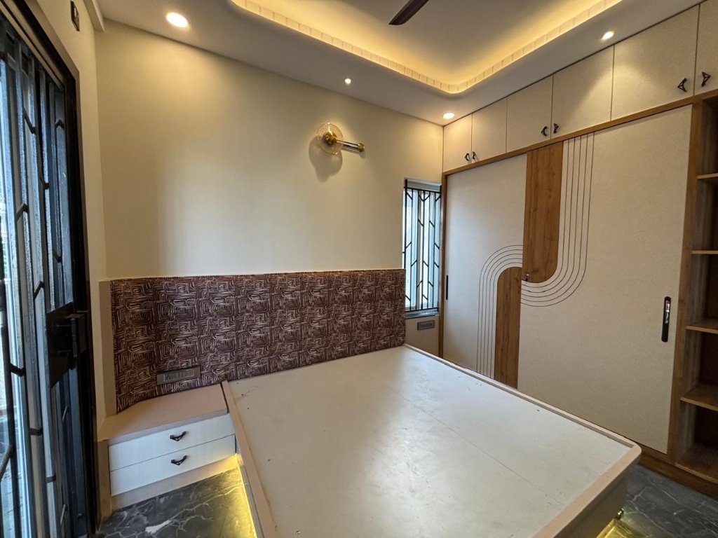 Mr & Mrs Sreesha Residence Bangalore Master Bedroom